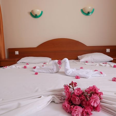 Tuntas Family Suites Kusadası Eksteriør billede
