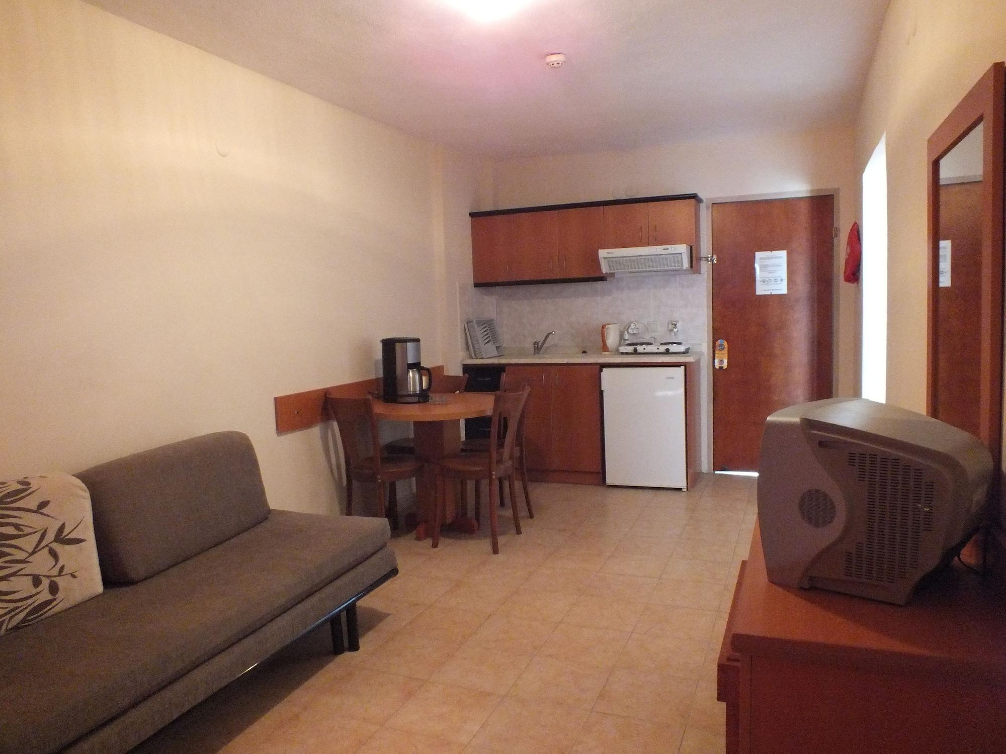 Tuntas Family Suites Kusadası Eksteriør billede