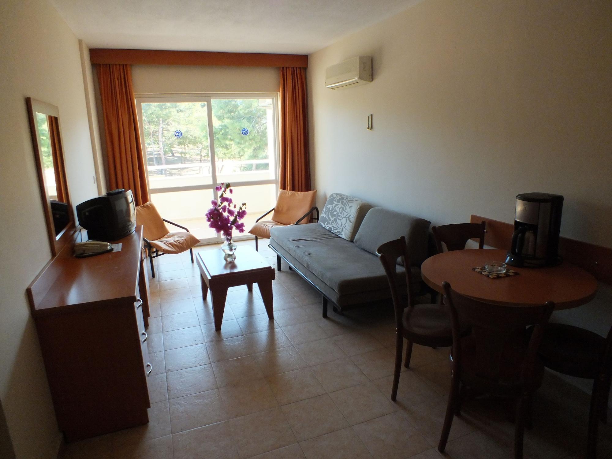 Tuntas Family Suites Kusadası Eksteriør billede