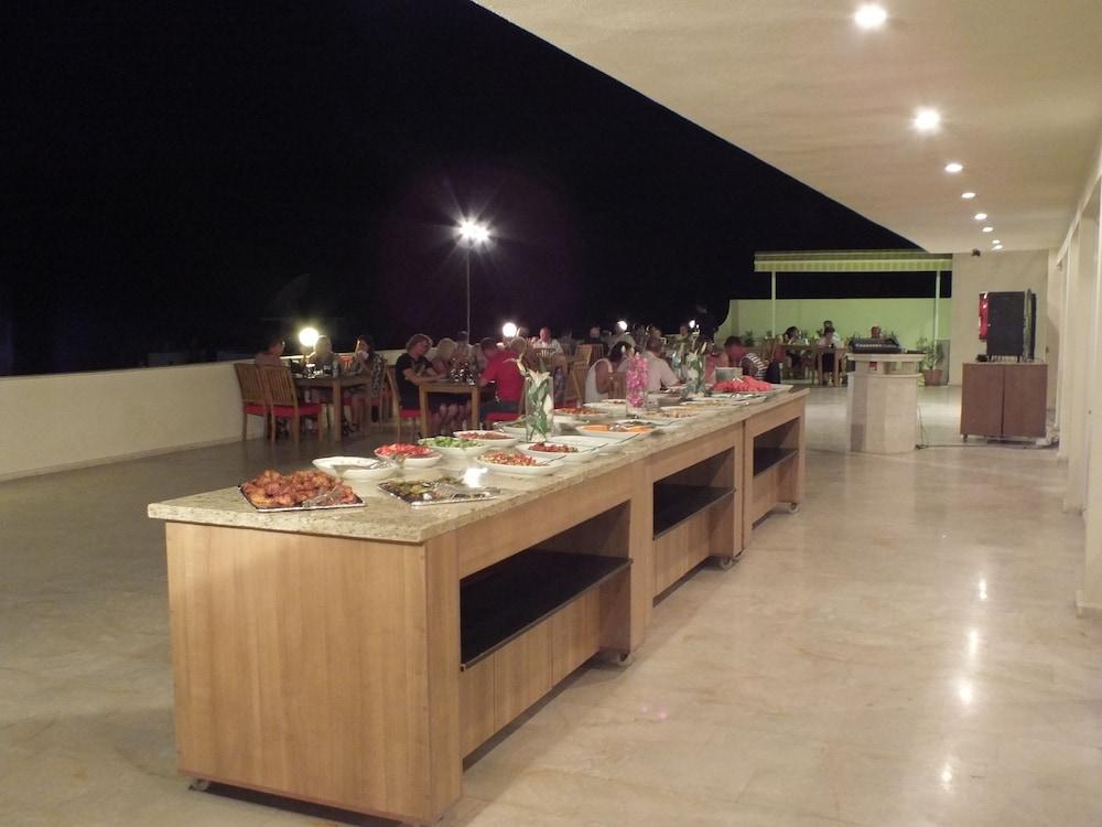 Tuntas Family Suites Kusadası Eksteriør billede