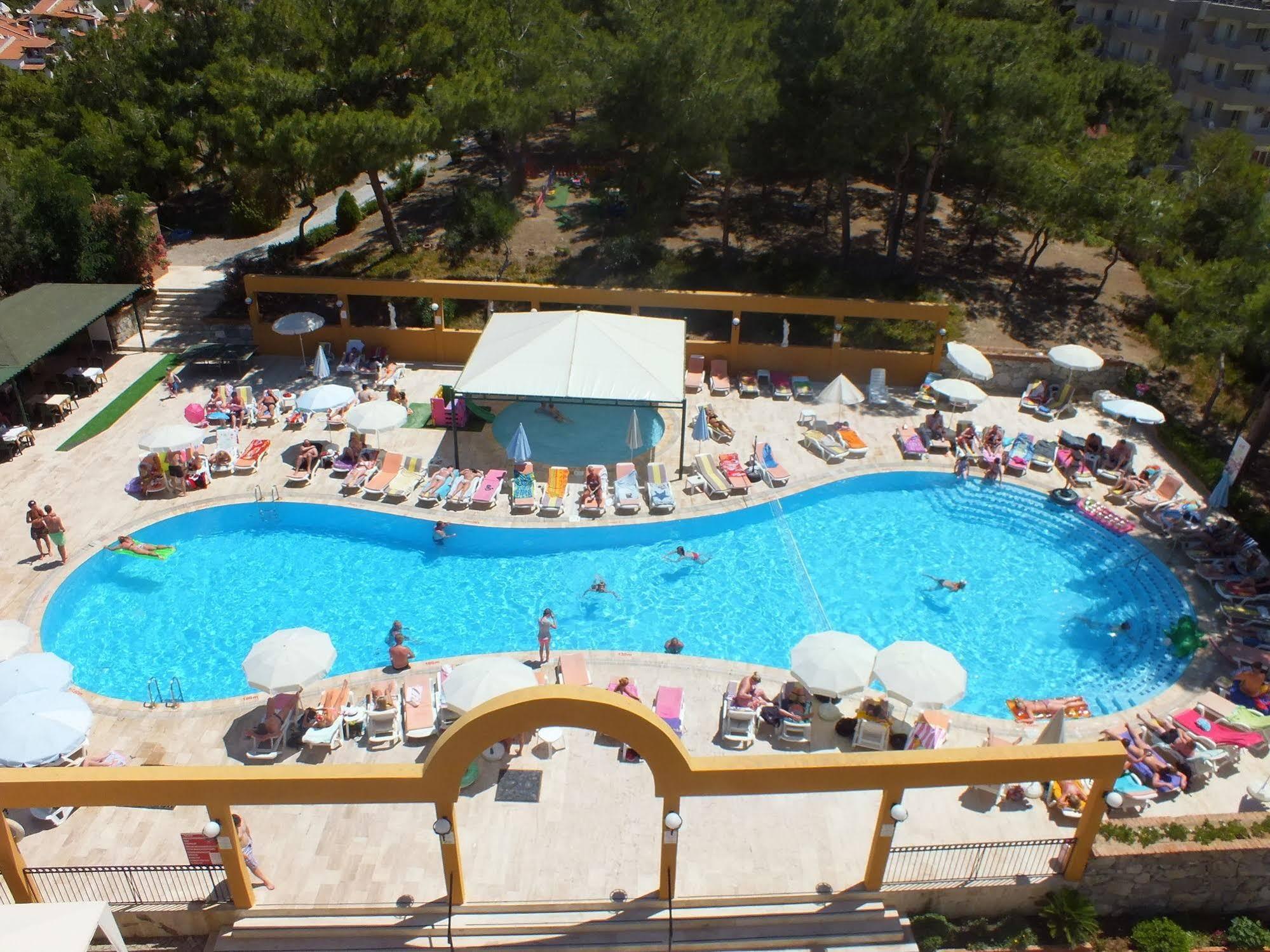 Tuntas Family Suites Kusadası Eksteriør billede